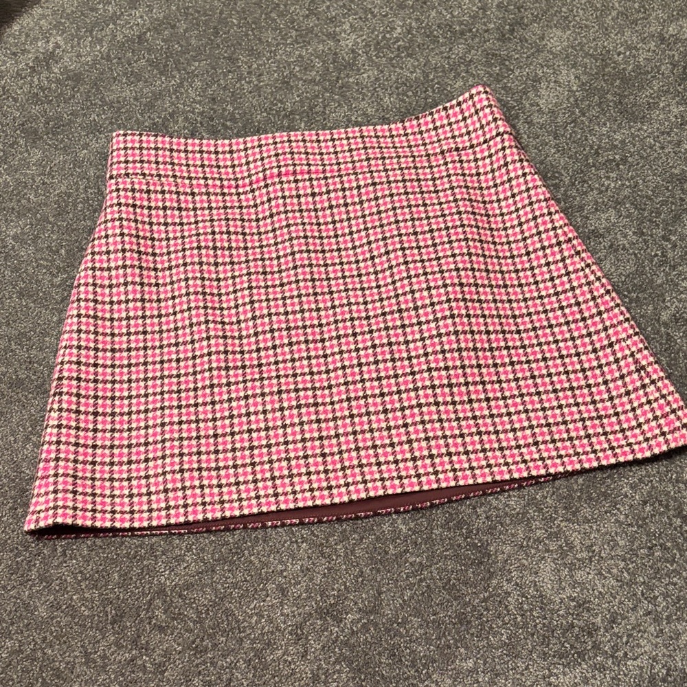 J. Crew brand new Pink and White Houndstooth Mini Skirt